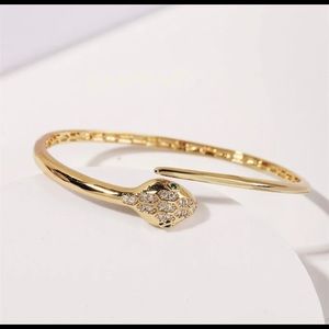 🐍stunning micro paved bracelet